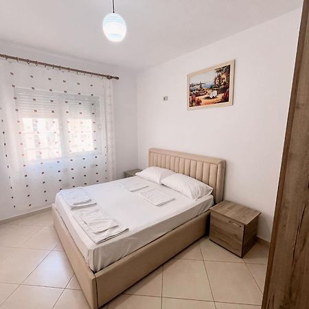 Gerald'S Central Apartments Vlore Bagian luar foto