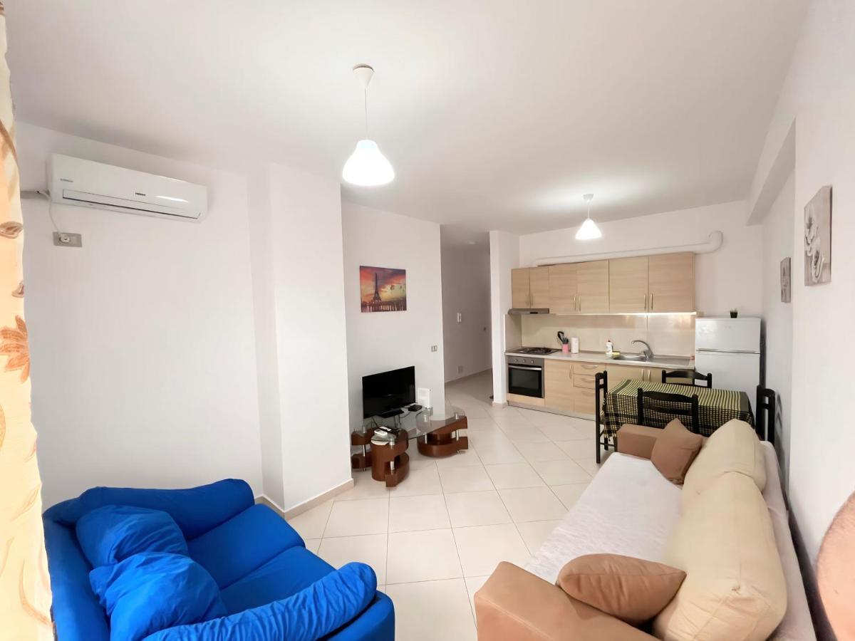 Gerald'S Central Apartments Vlore Bagian luar foto