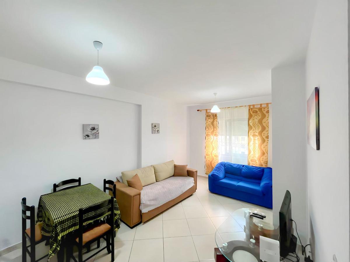 Gerald'S Central Apartments Vlore Bagian luar foto