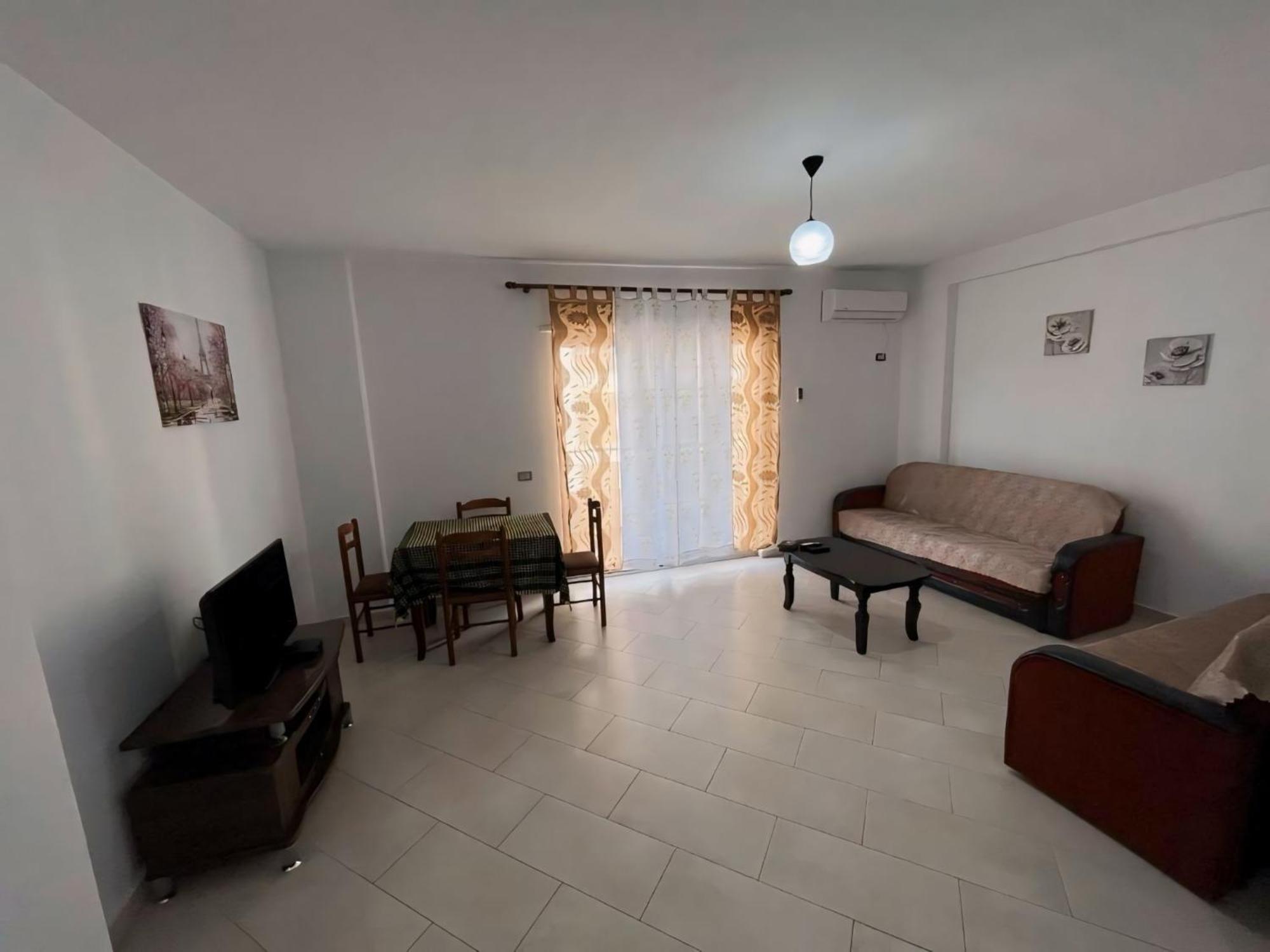 Gerald'S Central Apartments Vlore Bagian luar foto