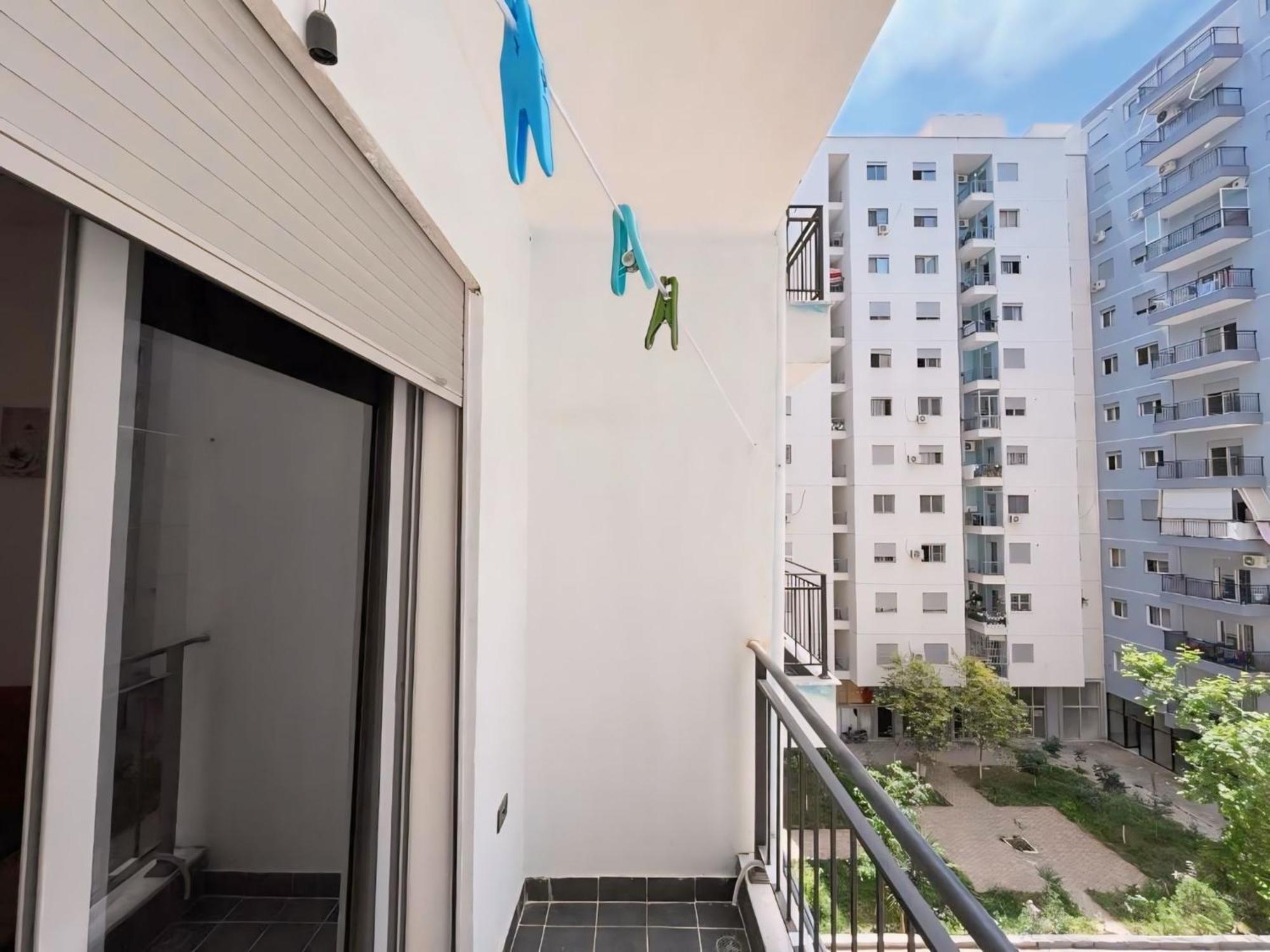 Gerald'S Central Apartments Vlore Bagian luar foto
