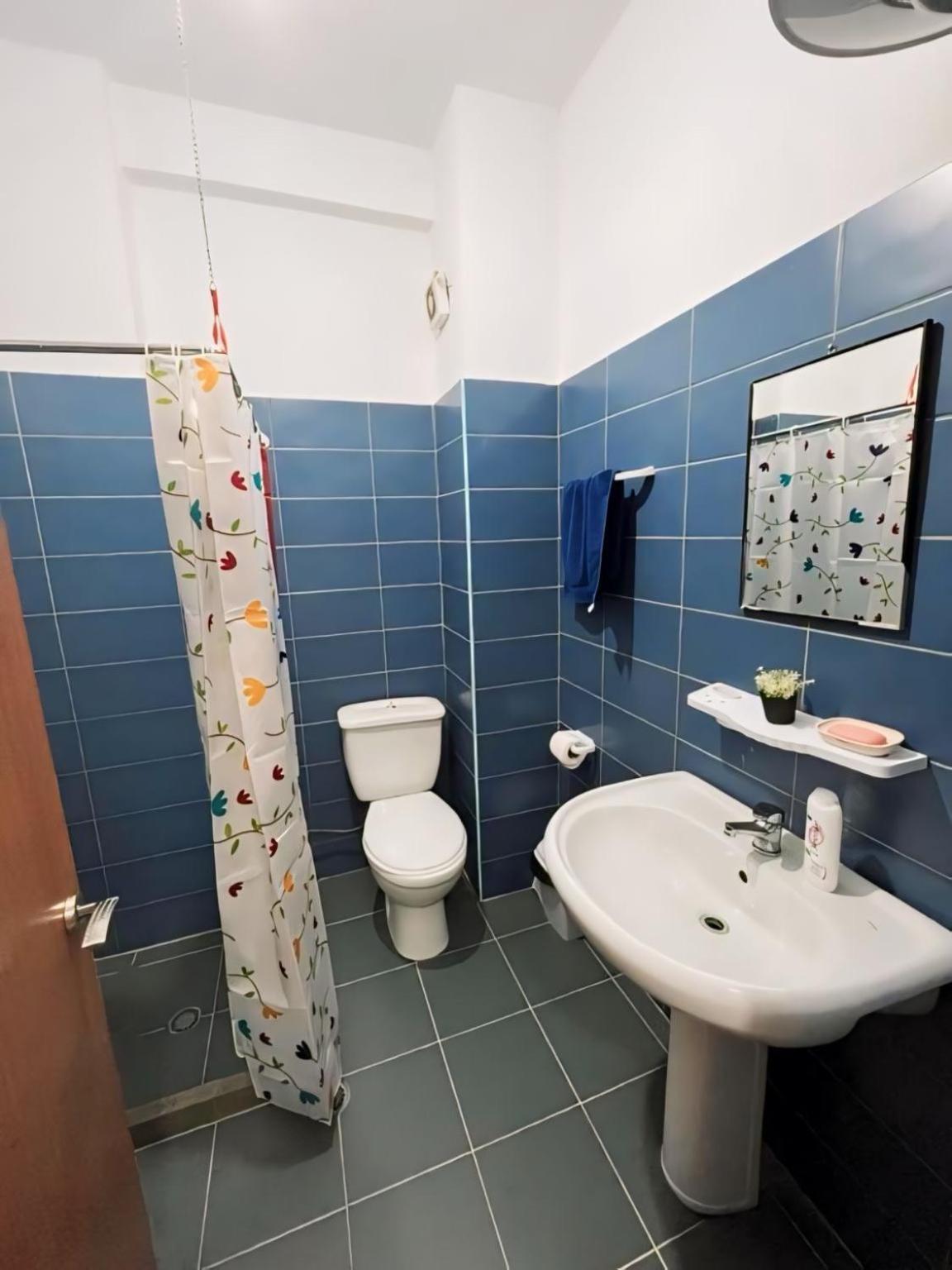 Gerald'S Central Apartments Vlore Bagian luar foto