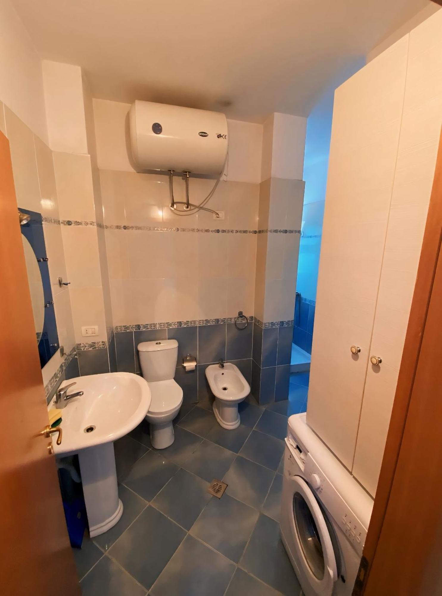 Gerald'S Central Apartments Vlore Bagian luar foto