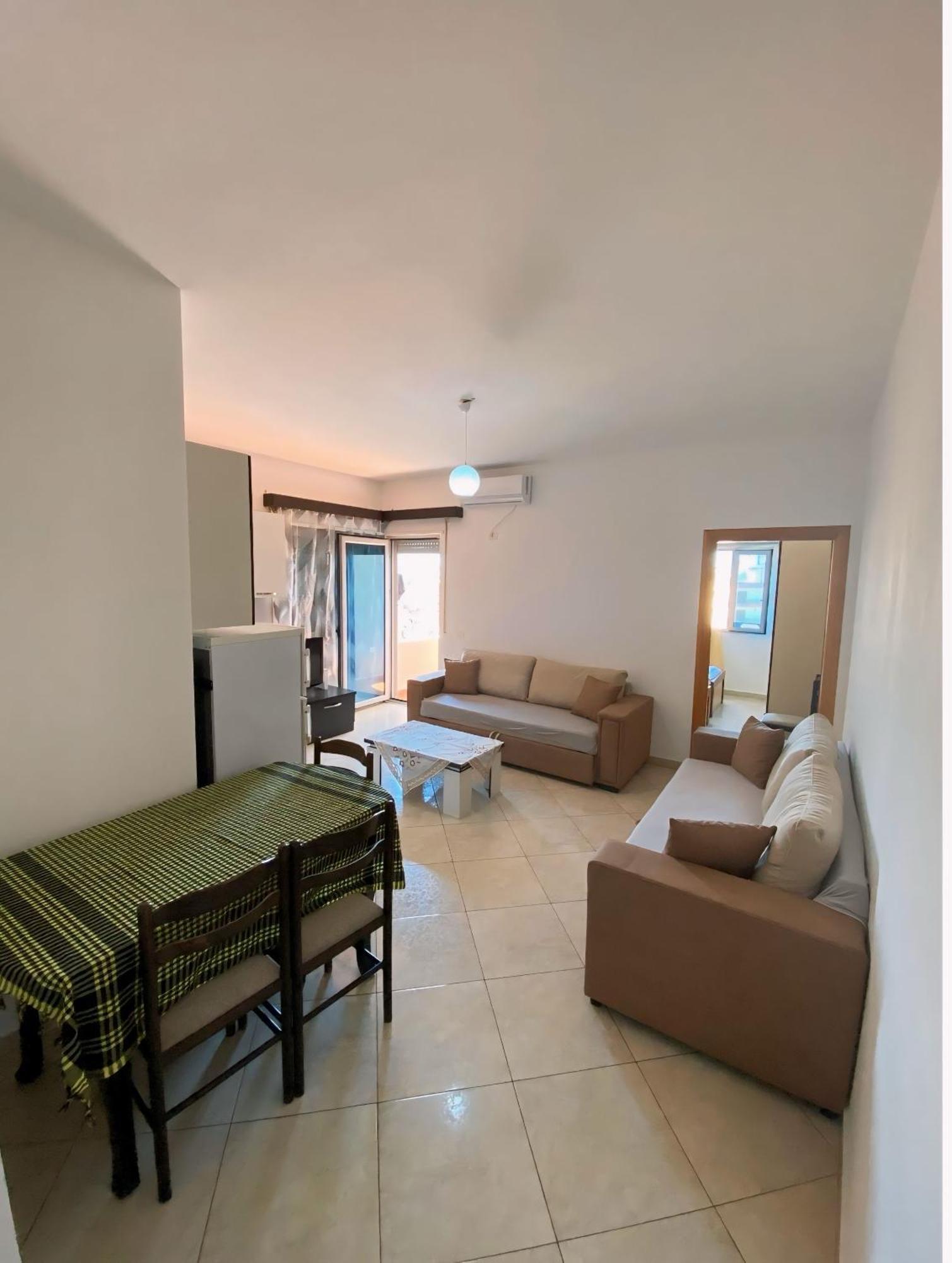 Gerald'S Central Apartments Vlore Bagian luar foto