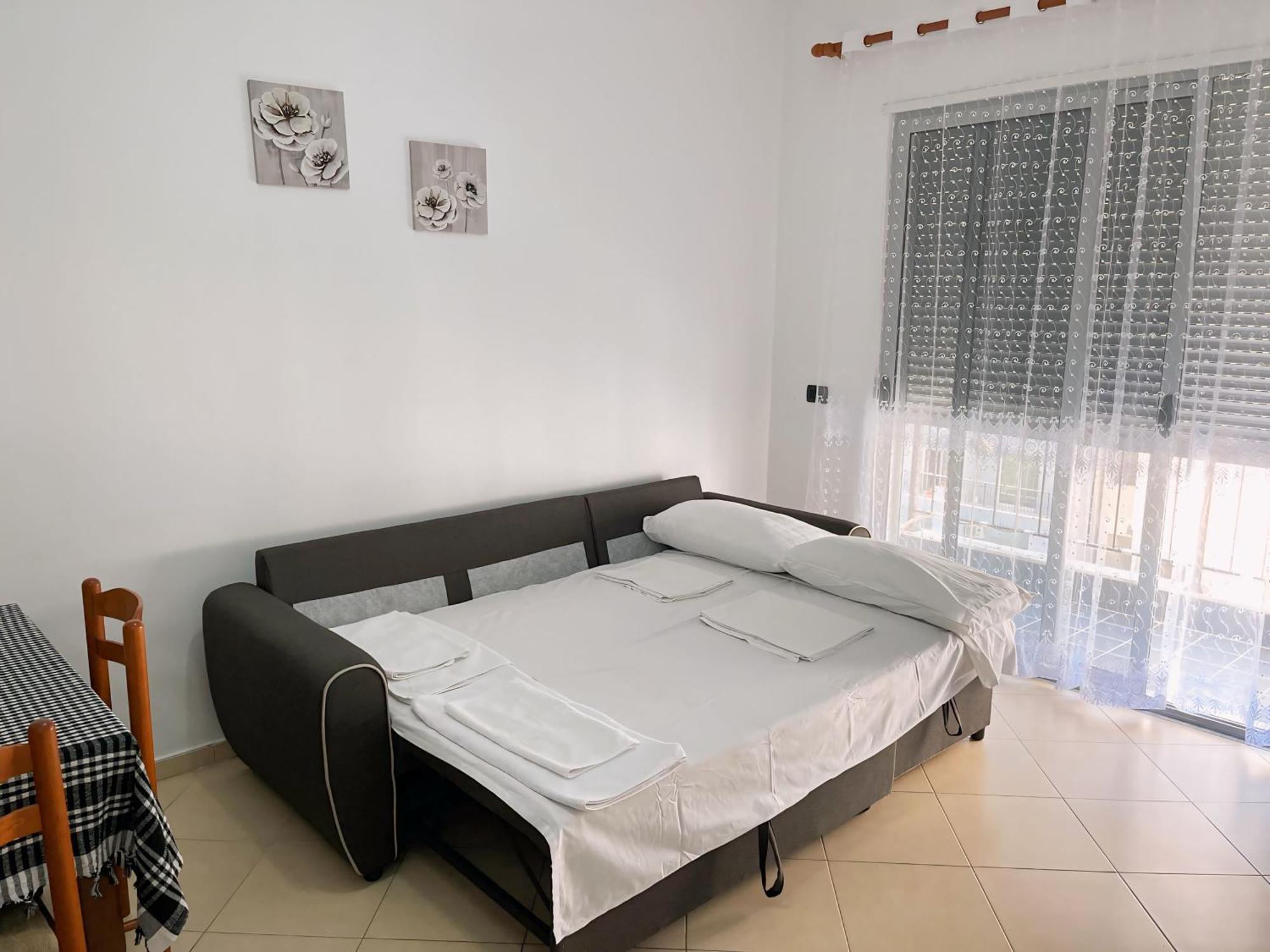 Gerald'S Central Apartments Vlore Bagian luar foto
