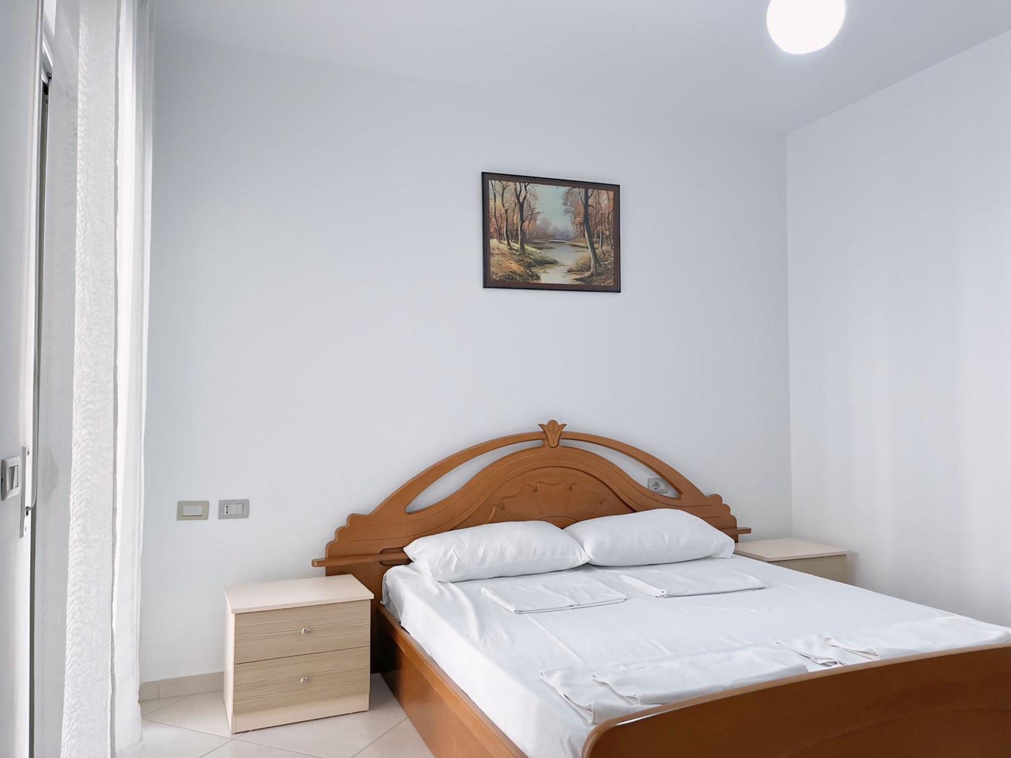 Gerald'S Central Apartments Vlore Bagian luar foto