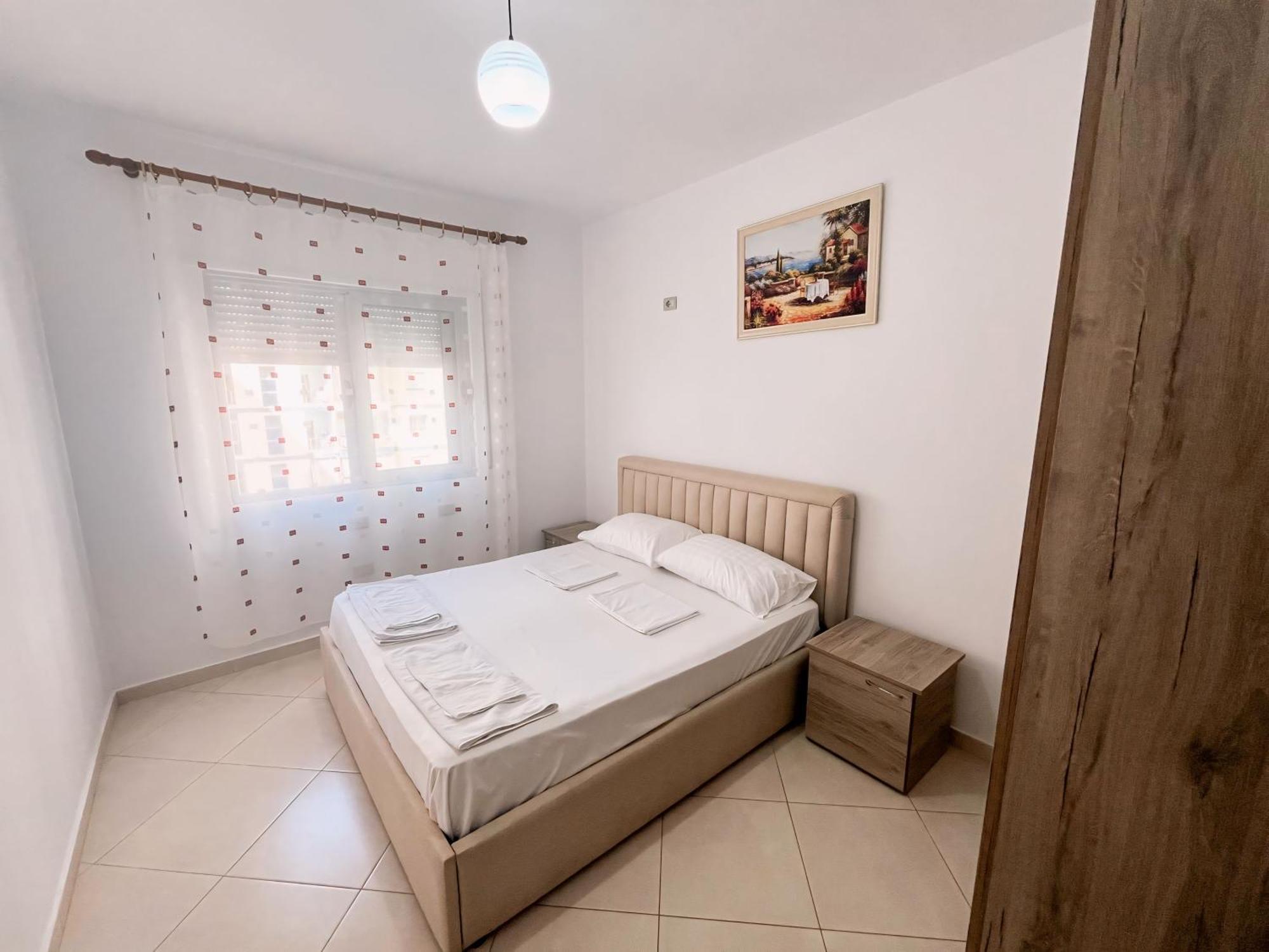 Gerald'S Central Apartments Vlore Bagian luar foto
