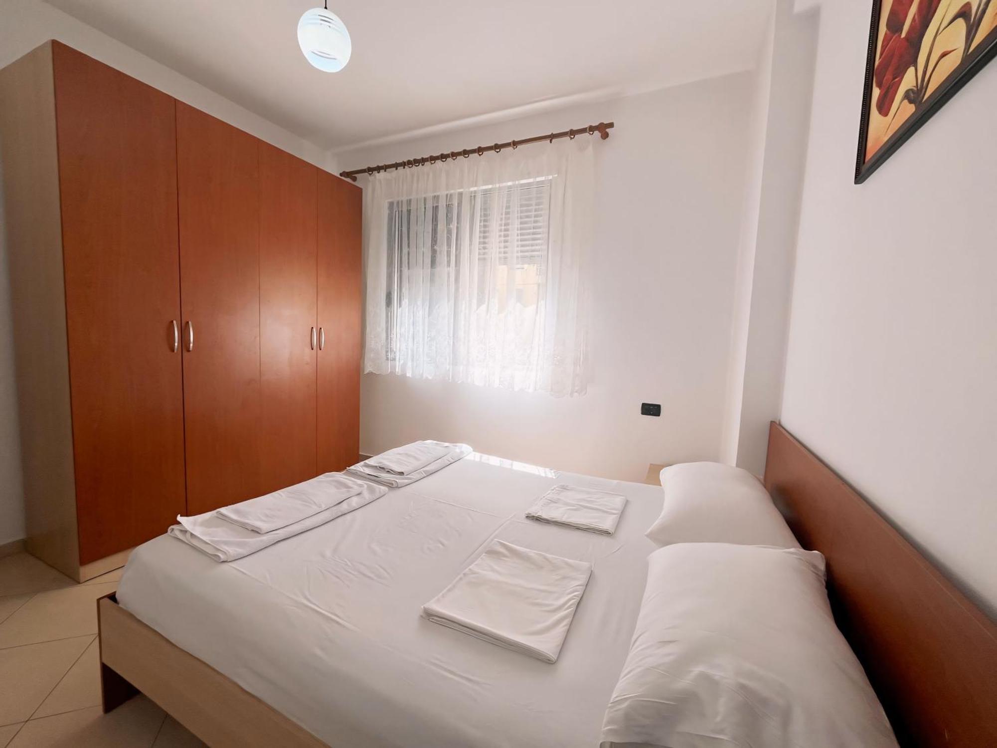 Gerald'S Central Apartments Vlore Bagian luar foto