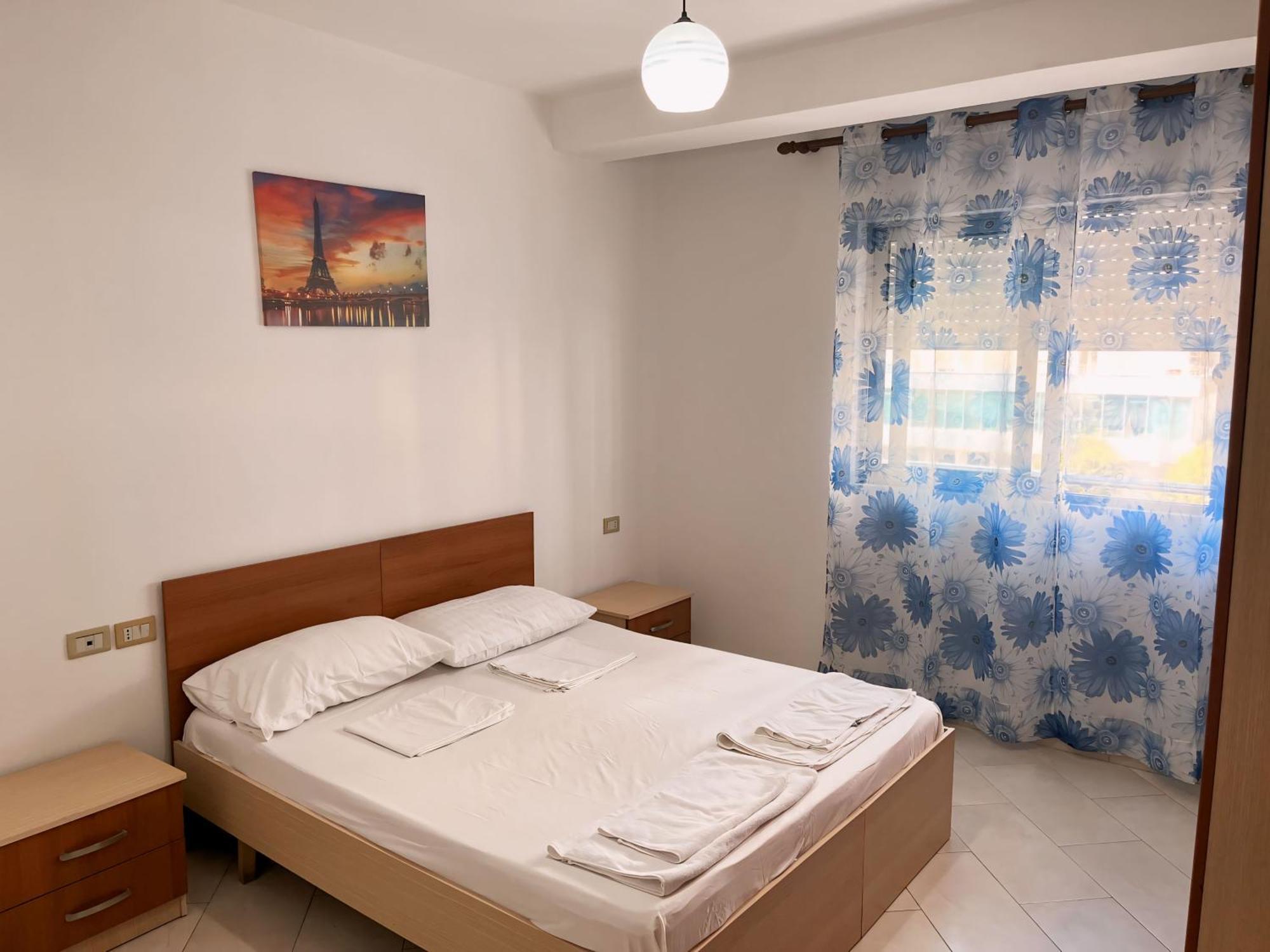 Gerald'S Central Apartments Vlore Bagian luar foto