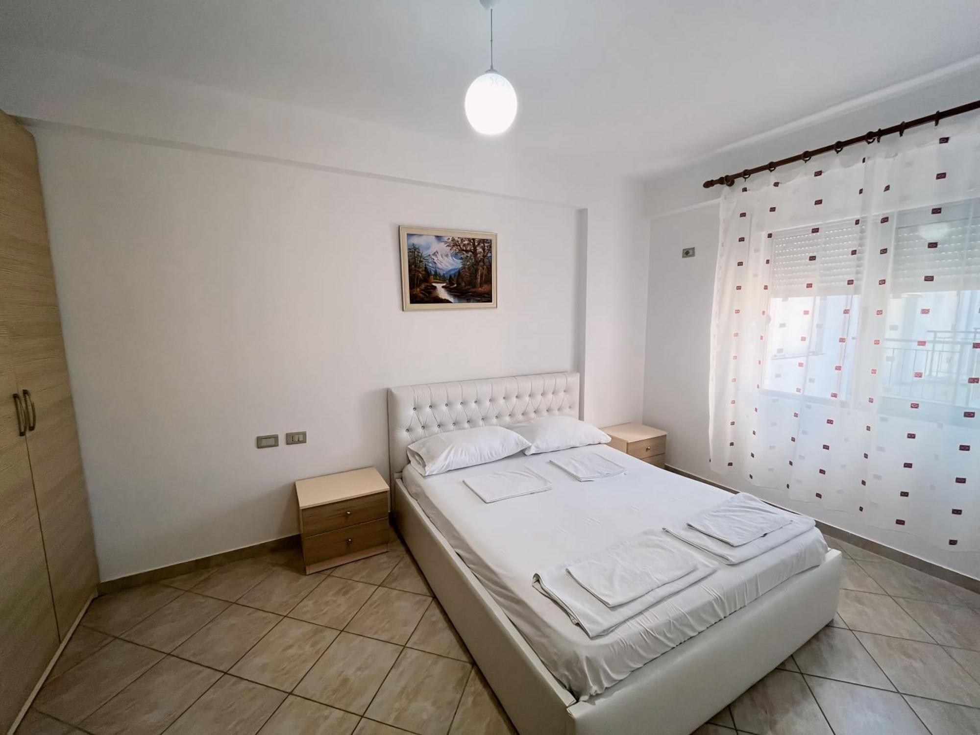 Gerald'S Central Apartments Vlore Bagian luar foto
