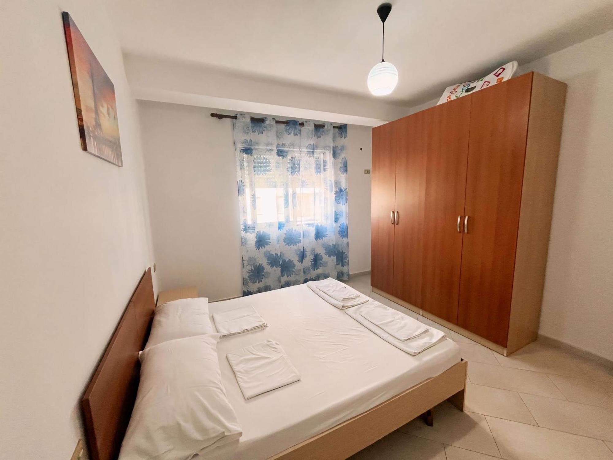Gerald'S Central Apartments Vlore Bagian luar foto